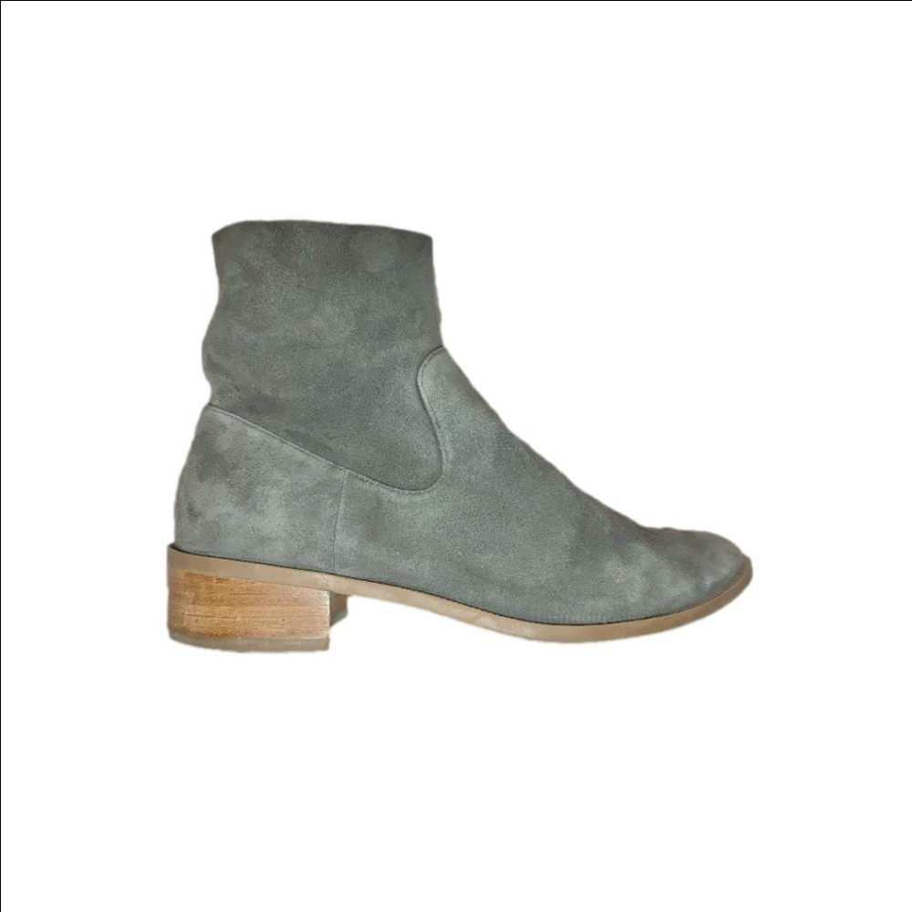 Caslon Brenna Suede Ankle Boots Size 6M